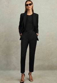 Reiss Püksid - black