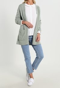 KIOMI Kofta - light green