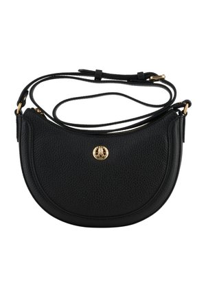 Sac bandoulière noir texturé en forme de croissant avec bandoulière réglable et petit logo circulaire doré au centre devant.