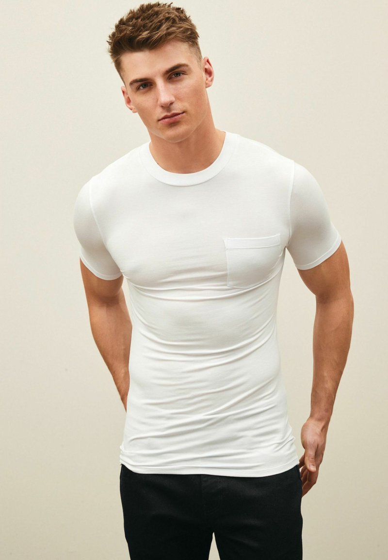 Next MUSCLE FIT TShirt basic white/weiß Zalando.at
