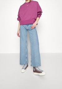 Nike Sportswear Sweatshirt - purple