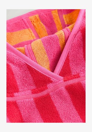 Dvieļi ar mainīgām rozā un oranžām svītrām, izgatavoti no frotē auduma ar mīkstu tekstūru. Malas ir apstrādātas ar rozā apdari.