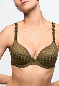 Unselected, olive