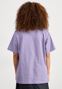 Nike Sportswear TEE - Základné tričko - daybreak