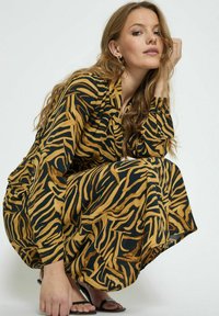 Desires FAITH LONG SLEEVE MIDI - Freizeitkleid - black print