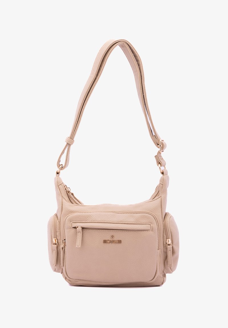 Borsa a tracolla in pelle beige con finitura texture, dotata di due tasche laterali con zip e di una singola tracolla regolabile. Dettagli in hardware dorato.