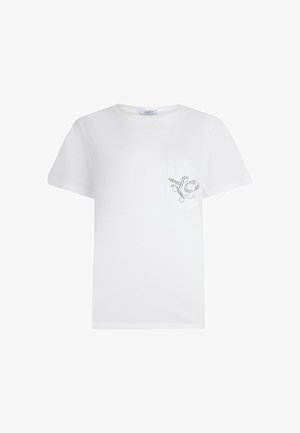 Weißes T-Shirt mit kurzen Ärmeln, runder Halslinie und einer Brusttasche, die mit einem dekorativen Design aus Strasssteinen verziert ist.