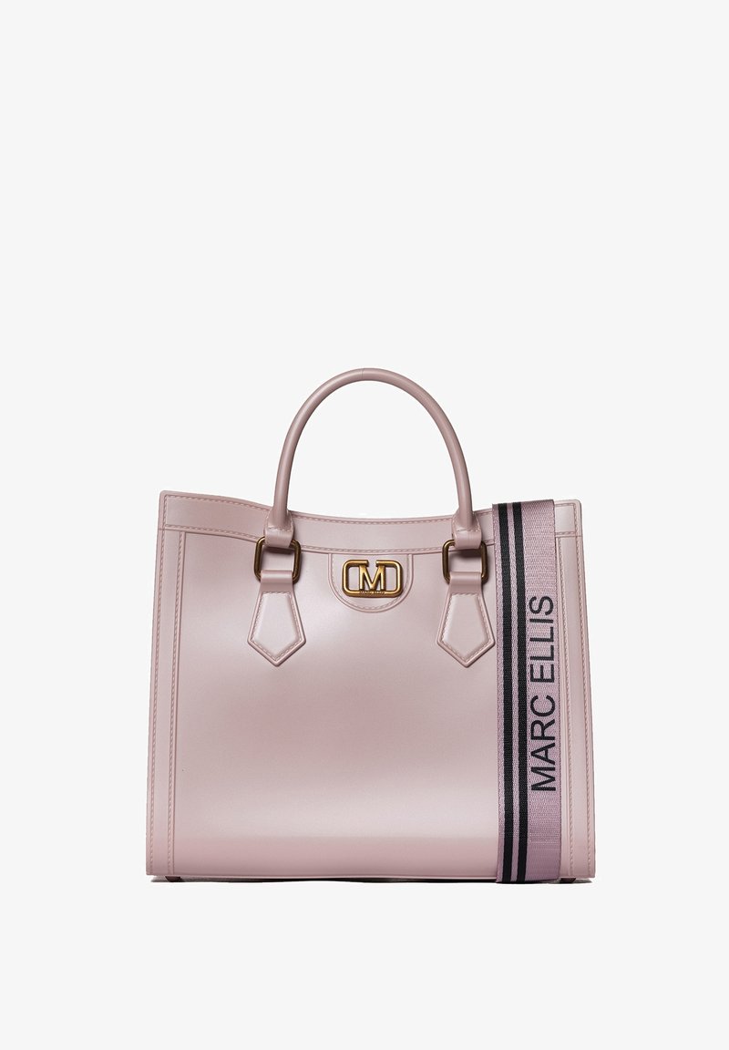 Borsa a mano in pelle rosa con finitura liscia, accessori in oro, forma strutturata, doppi manici e tracolla laterale con la scritta "MARC ELLIS" in nero.