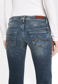 LTB VALERIE - Bootcut jeans - karlia wash/stone blue denim - Zalando.de