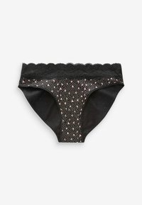 Zwarte lingerie met een kantafwerking, voorzien van een patroon van kleine roze hartjes en stippen. Gemaakt van zacht materiaal met een gladde textuur.