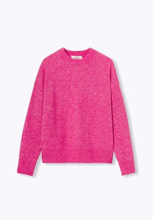 Pull surdimensionné fuchsia avec un col rond, une base côtelée et une finition texturée. Manches longues avec épaules tombantes, fabriqué en matériau doux.