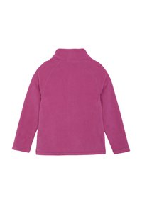 Giacca in pile di un rosa vivace, con colletto alto e maniche lunghe a raglan; texture liscia e senza hardware o dettagli visibili.