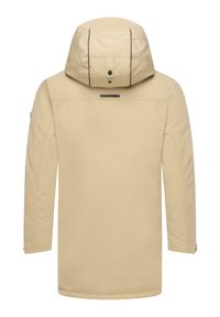 Beige vattentät parka med en stor huva, långa ärmar och rak skärning. Har en minimalistisk design och subtila svarta accenter.