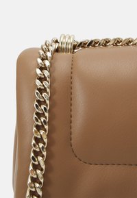 BOSS ICON - Borsa a tracolla - medium beige
