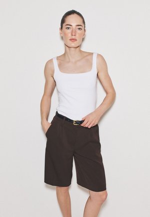 THE SET, 2 Pack - Formal Pleated Front Shorts - Shorts - chocolate brown cinder brown