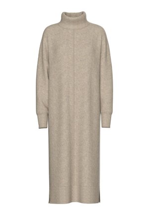 Beige strikket kjole med høj krave, løs pasform, lange ærmer, ribbede manchetter og slidser i siden ved kanten for bedre bevægelsesfrihed.