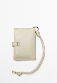 Unausgewählt, beige