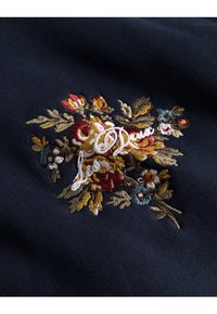 Thumbnail Image 4