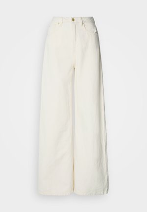 Wijde broek gemaakt van lichtgewicht stof in off-white. Heeft een hoge taille, zakken aan de voorkant en een knoopsluiting.