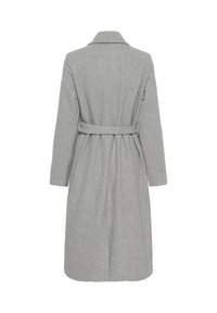 Cappotto di lana grigio con vita regolabile, colletto a revers e maniche lunghe; texture morbida e design lungo fino al ginocchio con vestibilità dritta.