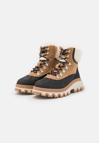 Tamaris Snowboot/Winterstiefel - black/camel