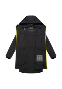 Čierna bunda s kapucňou a žltým zipsom, otvorená vpredu, odhaľujúca vnútorné vrecká a štítok o starostlivosti o látku vo vnútri.