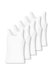 Fem hvide tanktoppe med en scoop-neck, lavet af glat bomuldsstof, med et enkelt, udekoreret design og ingen synlige logoer.