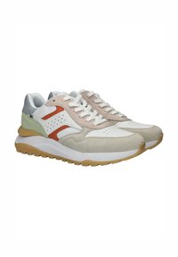 Sneaker aus Mischmaterialien, in den Farben Weiß, Beige und Grün, mit einer strukturierten Wildleder-Spitze und einer dicken Gummisohle.
