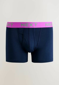 Námořnické boxerky se širokým elastickým pasem v jasně růžové barvě s nápisem "NEXT" zeleně. Hladká textura a přiléhavý střih s předním rozepínáním.
