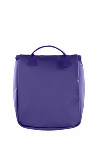 Bolsa de almuerzo aislada morada con forma cuadrada, exterior texturizado y dos asas para un fácil transporte. Cierre de cremallera suave en la parte superior.