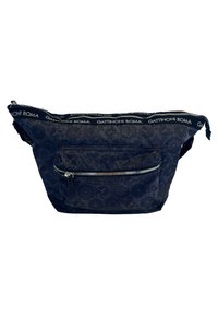 Borsa a vita in tessuto blu navy con un motivo geometrico, dotata di una tasca frontale con zip e chiusura con zip, accentuata da una tracolla con logo.