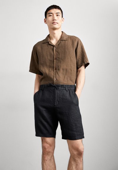 NN.07 SEB - Short - black