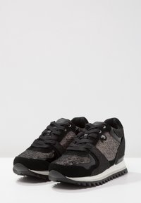 Gioseppo Sneakers - black