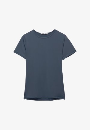 T-paita lyhyillä hihoilla tummansinisestä, sileästä ja kevyestä kankaasta, pyöreällä pääntiellä ja suoralla helmalla.