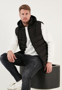 Buratti REGULAR FIT - Väst - black