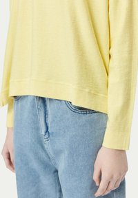 GOBI Cashmere BOATNECK - Stickad tröja - yellow