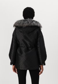 Guess ELLY LOGO  - Parka - black