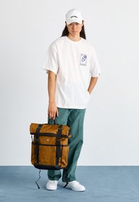 Dickies ASHVILLE ROLL TOP BACKPACK UNISEX - Turistinė kuprinė - brown duck