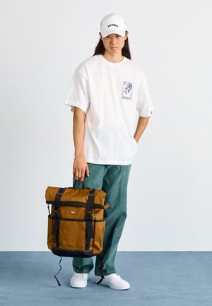 Dickies ASHVILLE ROLL TOP BACKPACK UNISEX - Turistinė kuprinė - brown duck