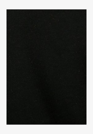 Tissu noir avec une texture lisse et douce et un léger éclat. Le matériau semble finement tissé, avec de petites fibres occasionnelles visibles.