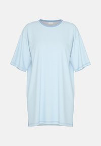 Jasnoniebieski, luźny t-shirt z miękkiej tkaniny z poziomymi białymi paskami, krótkimi rękawami i okrągłym dekoltem. Bez kieszeni i zdobień.