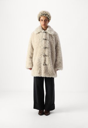 ONLY Petite ONLVIKI DUFFLE COAT  - Classic coat - pumice stone