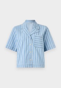 Camicia a maniche corte a righe blu con colletto, chiusura frontale a bottoni e taschino sul petto. Realizzata in tessuto denim leggero.