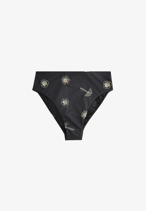 Braguitas de bikini negras con cintura alta y estampado en la tela de conchas marinas blancas y coral.