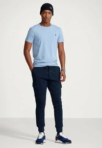 Polo Ralph Lauren CUSTOM SLIM FIT JERSEY CREWNECK T-SHIRT - Navadna majica - isle heather