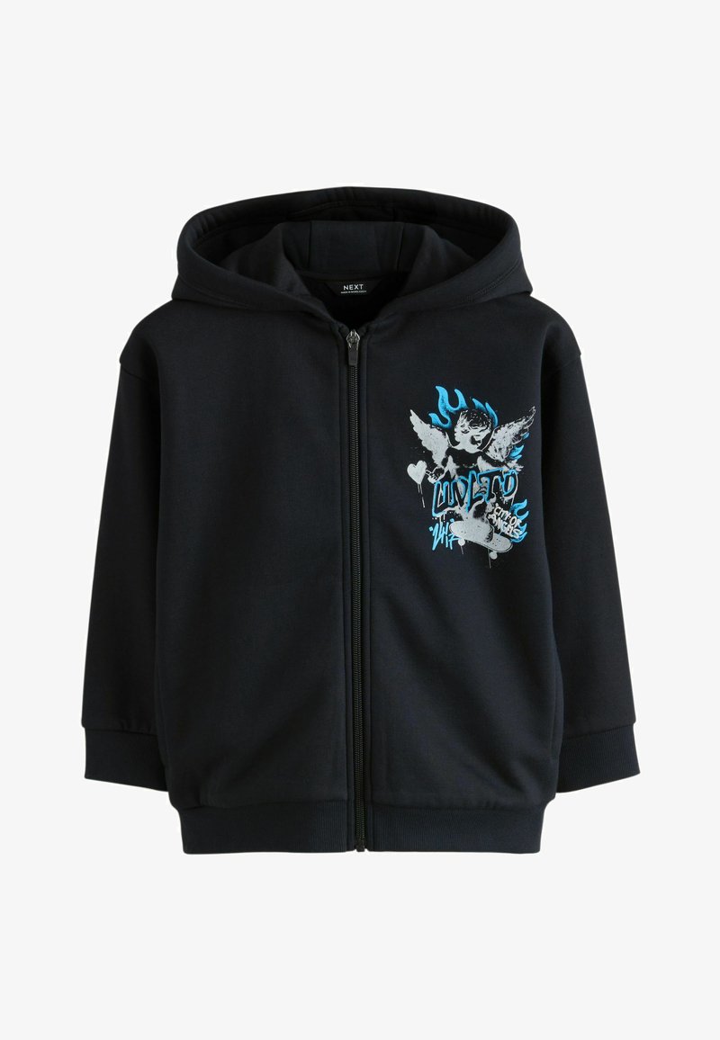 Sweat à capuche zippé noir avec capuche, arborant un motif de chérubin ailé, des flammes bleues et un texte sur le thème du skateboard sur le côté gauche de la poitrine.