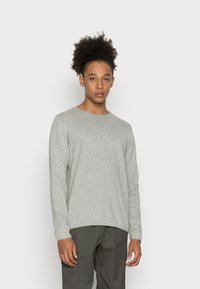 Jack & Jones JJEMAX CREW NECK - Camisola - light grey melange
