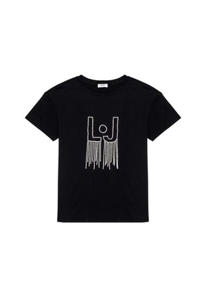 Maglietta nera in cotone con maniche corte, caratterizzata da un logo cucito bianco "LJ" con frange verticali sottostanti. Collo a giro semplice.