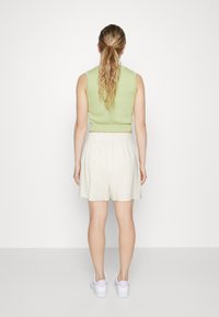 YAS YASVIGGI  - Kratke hlače - off-white