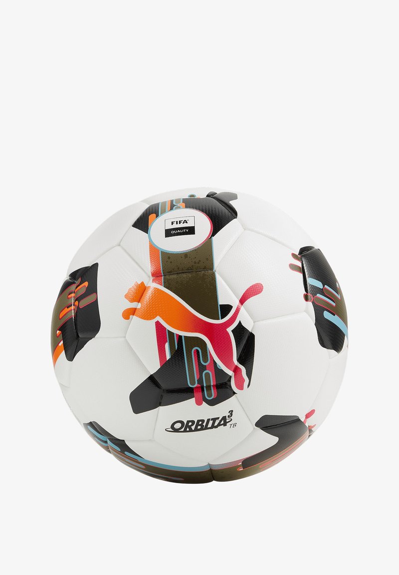 Pallone da calcio bianco con schizzi neri e colorati, con una prominente silhouette di un gatto arancione e etichetta FIFA Quality. Superficie texturizzata, 32 pannelli.
